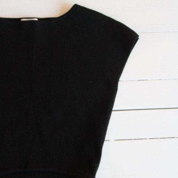 Aritzia's Wilfred Knit Cut-Out Top, Black, Size XS - Picture 4 of 5